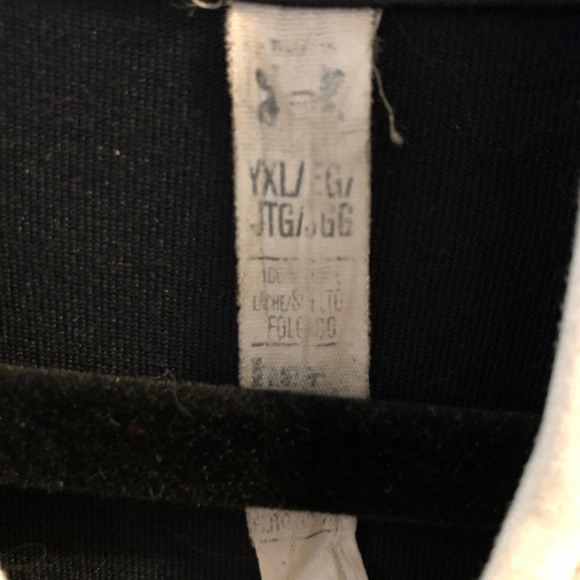 Under Armour hoodie Youth XL w/ white graphics - Picture 3 of 4